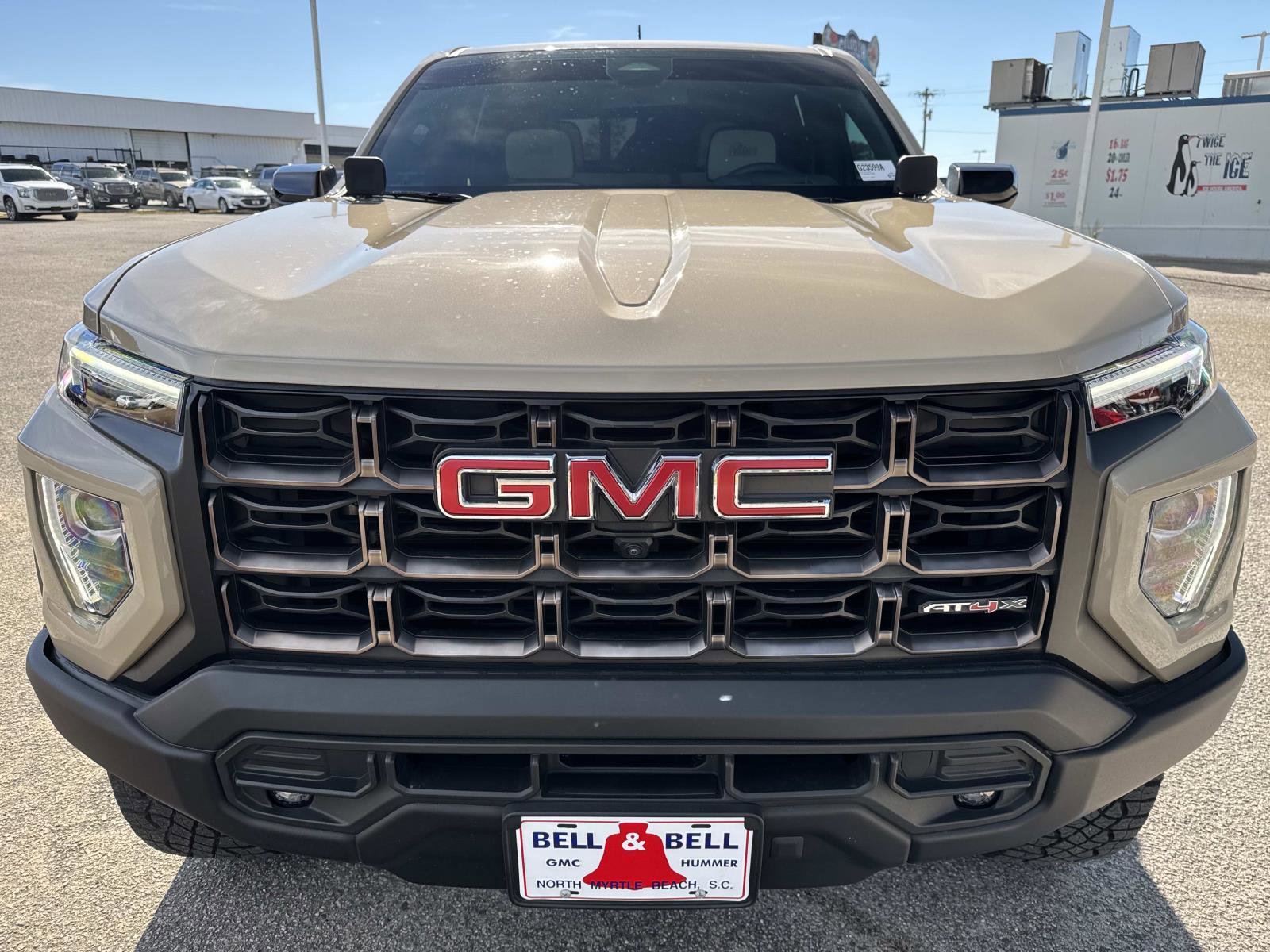Certified 2024 GMC Canyon AT4X w/ AT4X AEV Edition AWD/4WD image 9