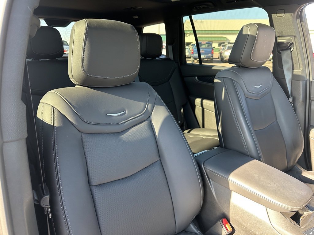 Used 2024 Cadillac XT6 Premium Luxury image 35