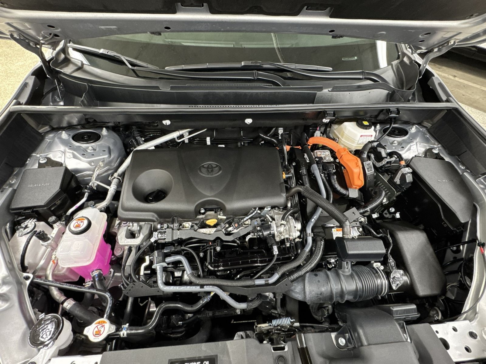 Used 2024 Toyota RAV4 XLE AWD/4WD image 40