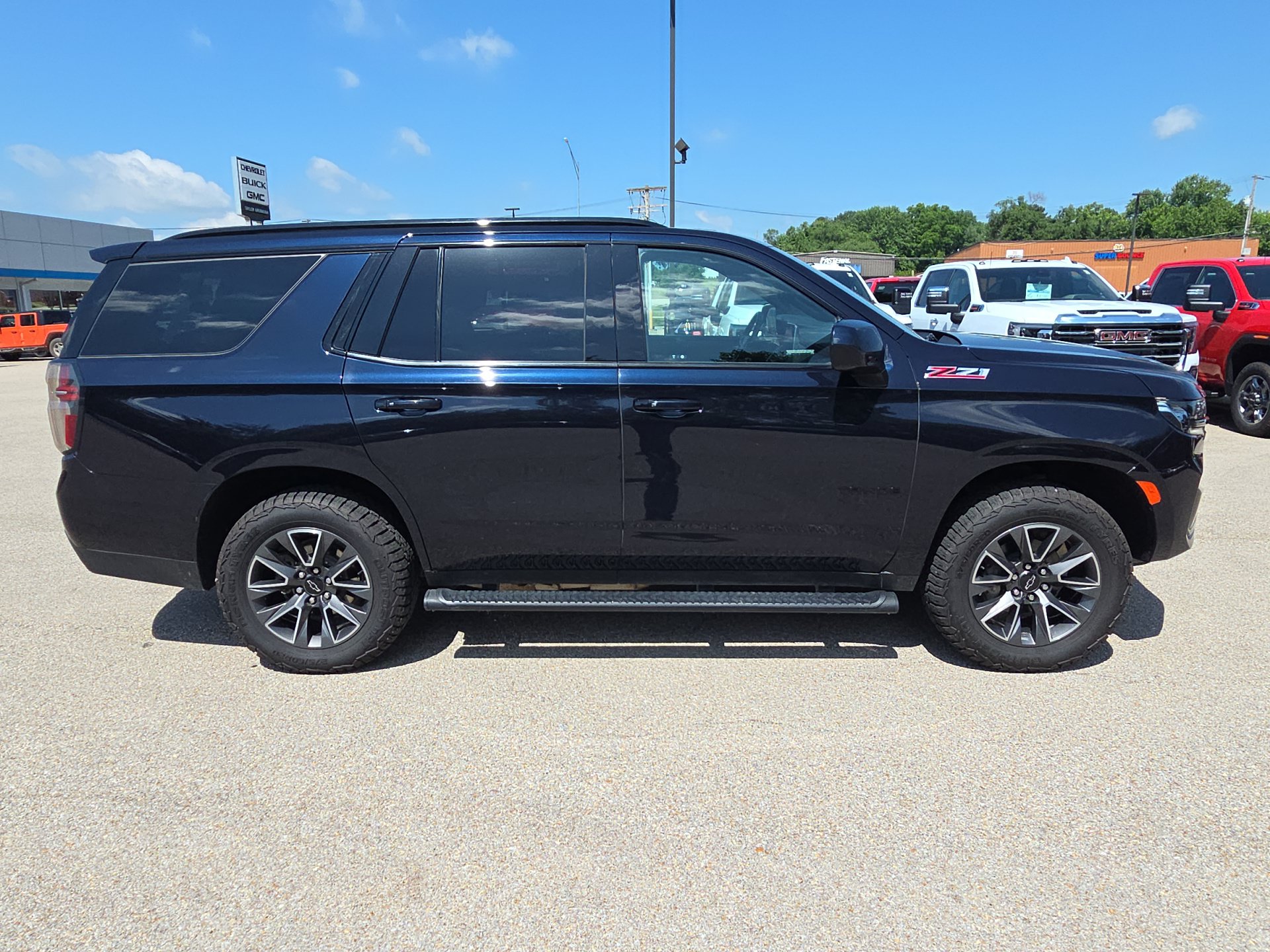Used 2023 Chevrolet Tahoe Z71 AWD/4WD image 9