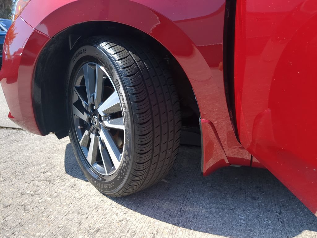 Used 2021 Nissan Versa SV FWD image 31