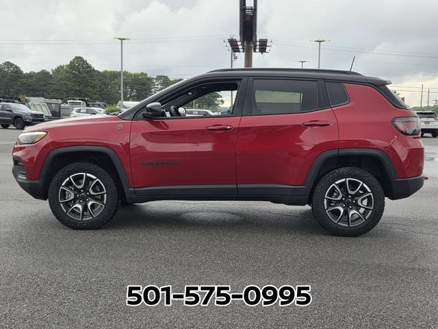 Used 2025 Jeep Compass Trailhawk w/ Trailhawk Elite Group AWD/4WD image 2
