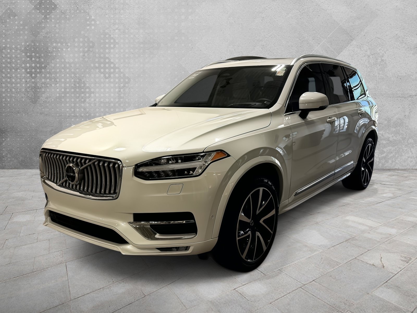 Used 2024 Volvo XC90 B6 Ultimate w/ Protection Package AWD/4WD image 3
