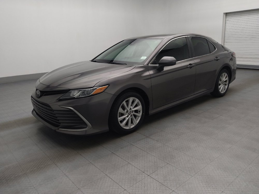 Used 2022 Toyota Camry LE image 2
