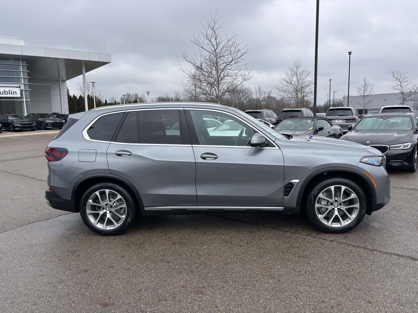 New 2026 BMW X5 xDrive50e image 8