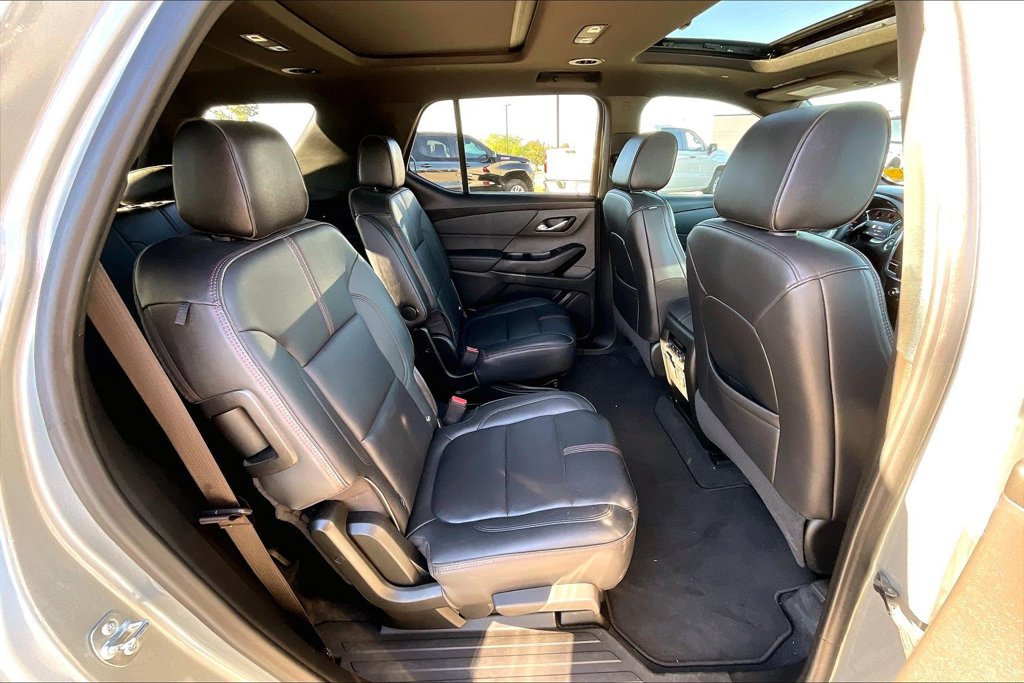 Used 2023 Chevrolet Traverse RS AWD/4WD image 25