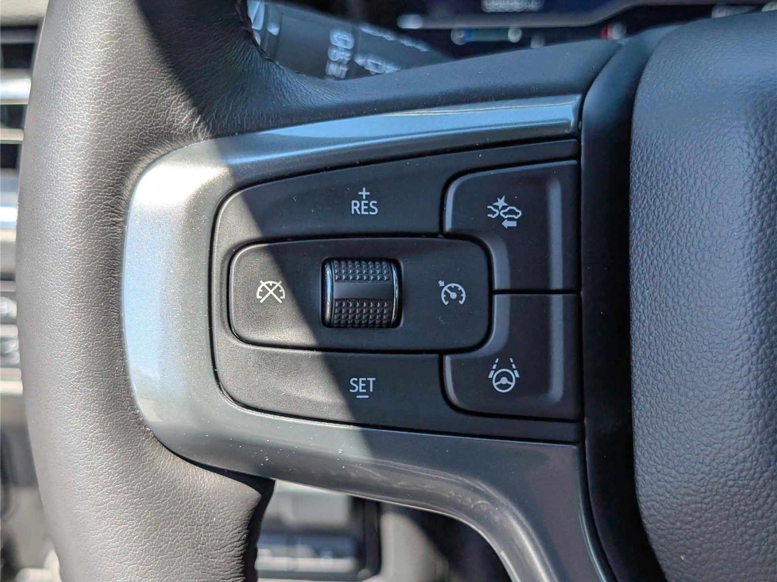 Used 2024 Chevrolet Tahoe Premier w/ Advanced Technology Package AWD/4WD image 29