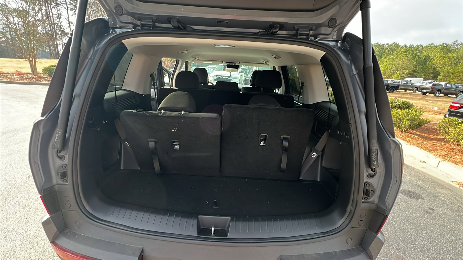 Used 2025 Hyundai Santa Fe SE image 12