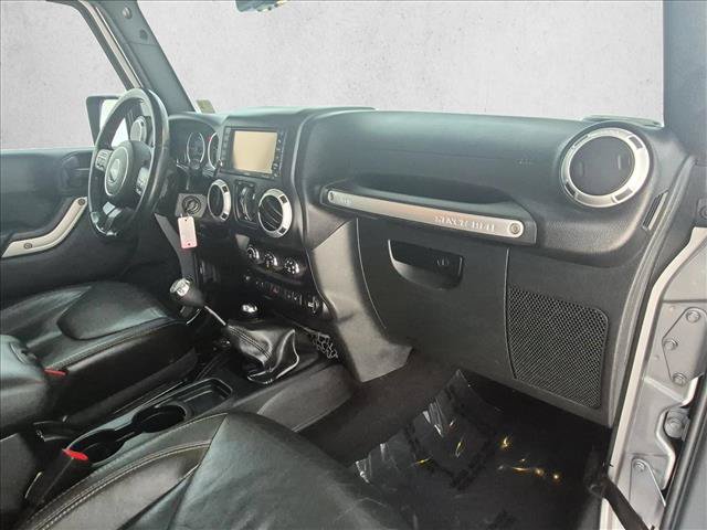 Used 2015 Jeep Wrangler Unlimited Sahara w/ Mopar Chrome Edition Group AWD/4WD image 24