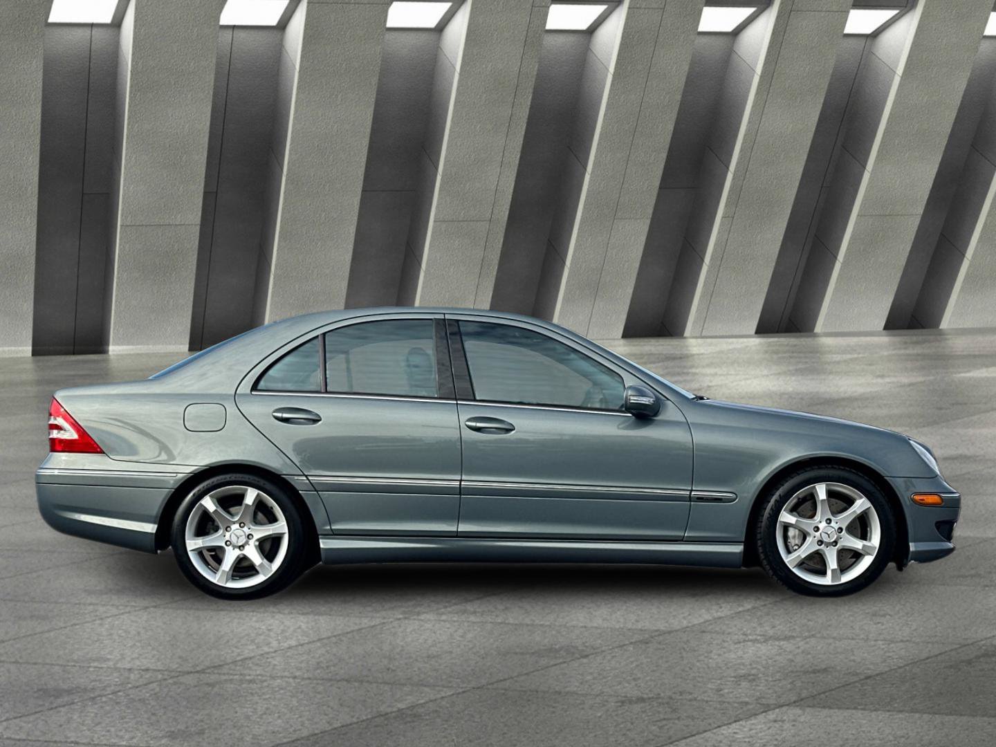 Used 2007 Mercedes-Benz C 230 Sedan image 3