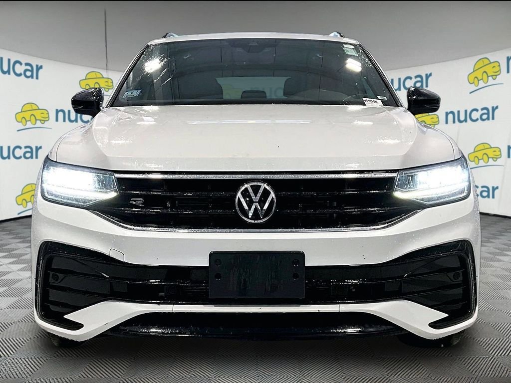 Used 2023 Volkswagen Tiguan SE R-Line AWD/4WD image 2