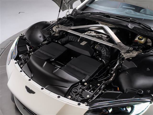 Used 2021 Aston Martin V8 Vantage Coupe RWD image 16