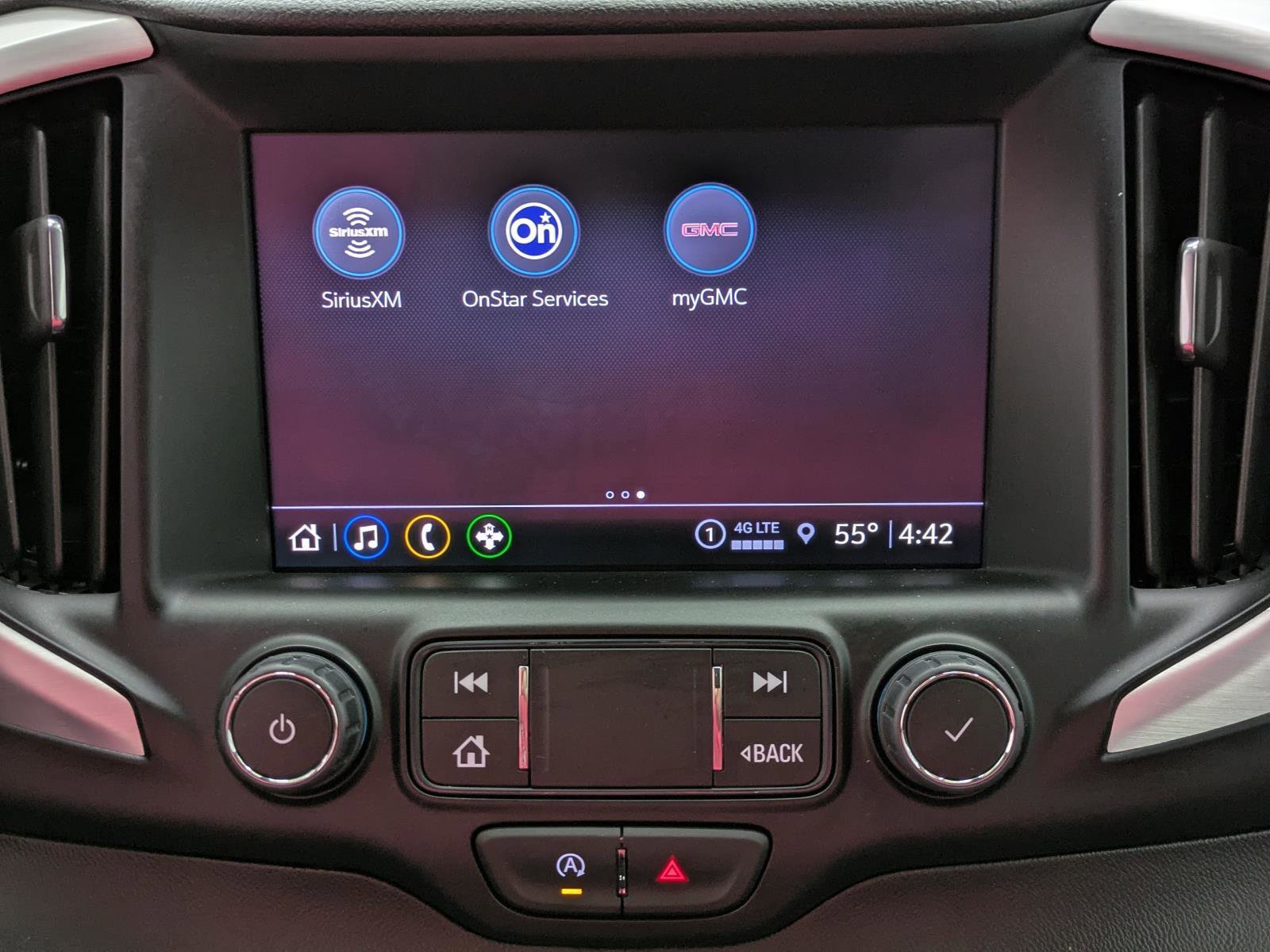 Used 2024 GMC Terrain SLT image 30