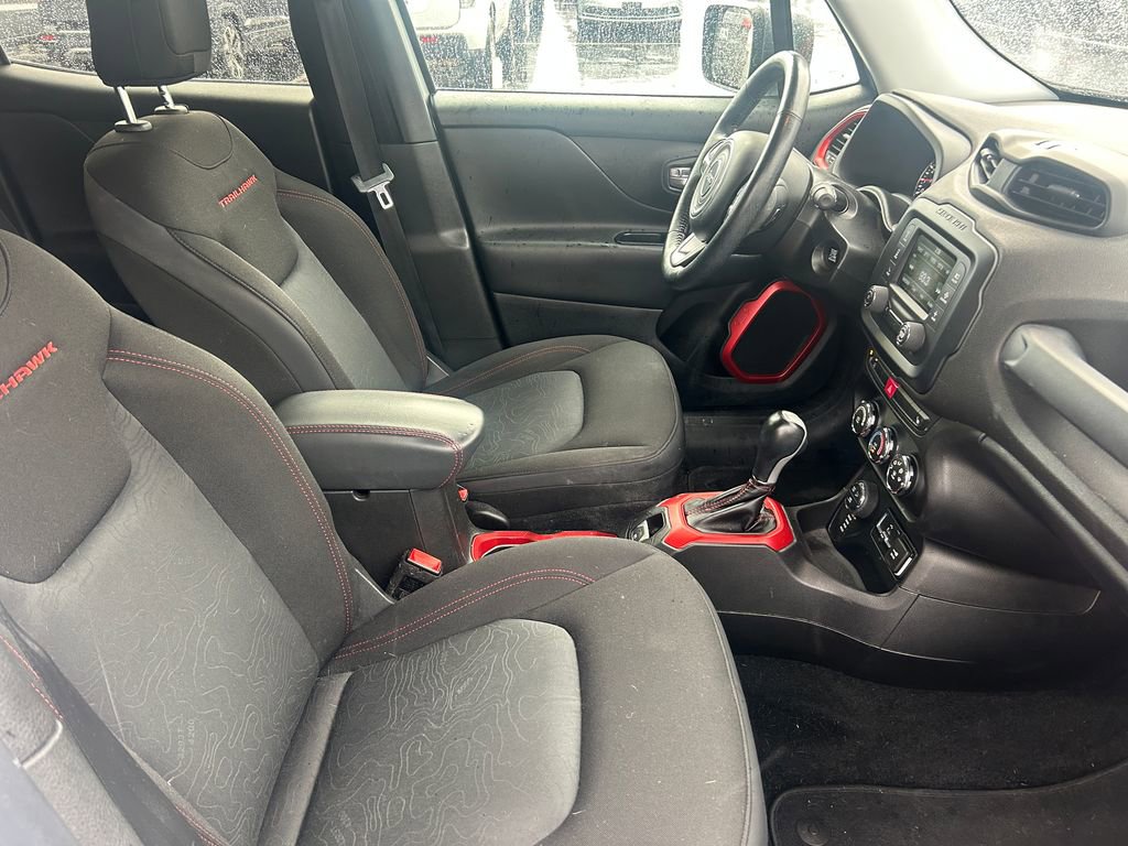 Used 2015 Jeep Renegade Trailhawk w/ Cold Weather Group image 31