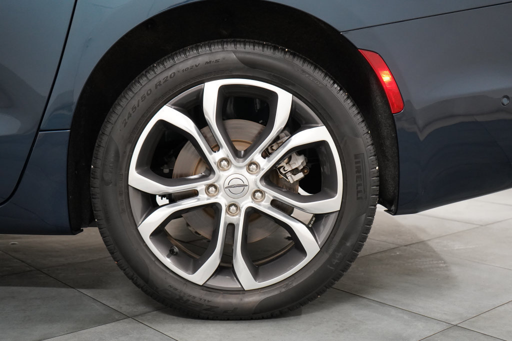 Certified 2024 Chrysler Pacifica Pinnacle w/ Trailer Tow Group AWD/4WD image 34