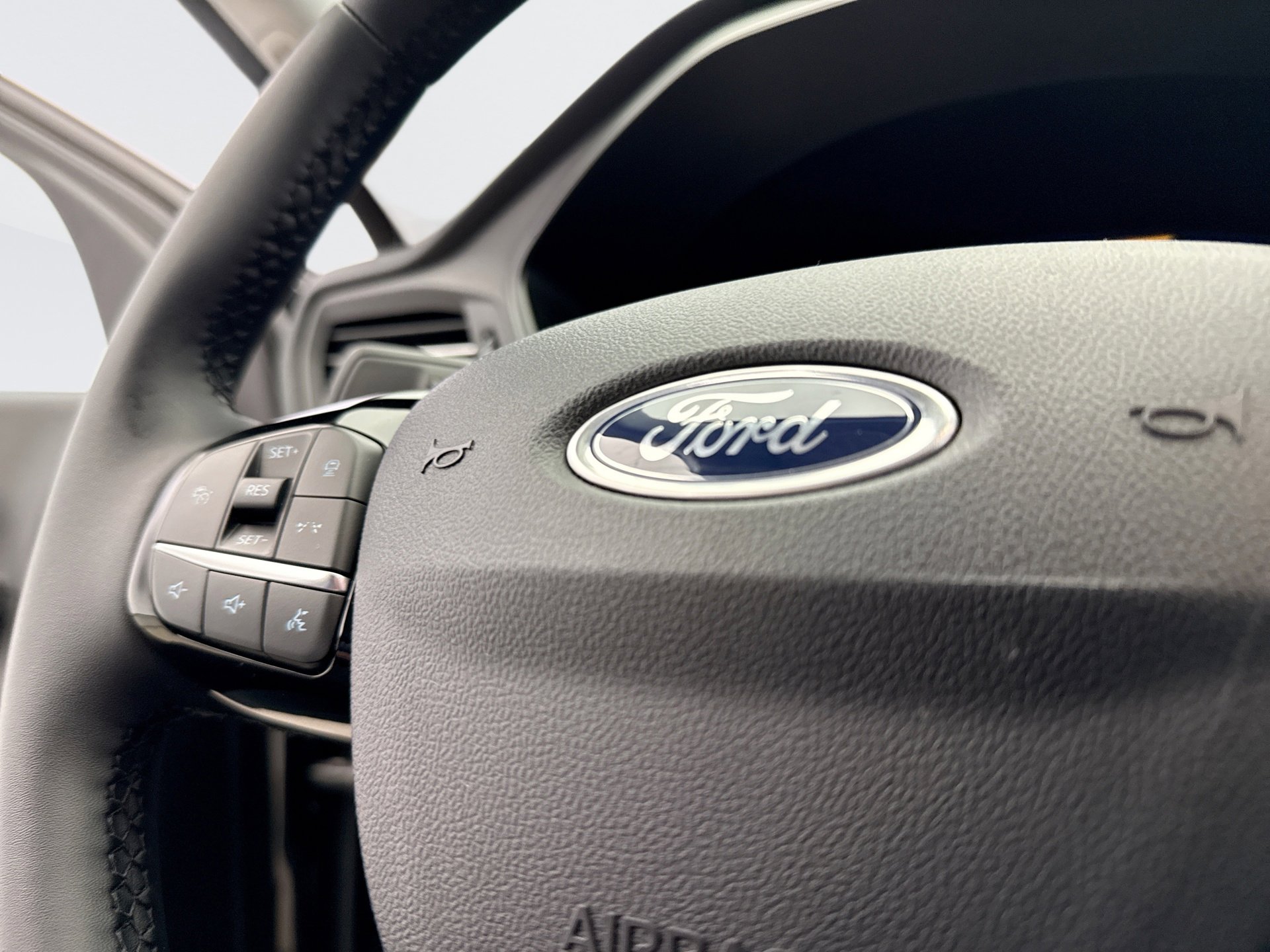 Used 2024 Ford Escape Active w/ Tech Pack #2 AWD/4WD image 18