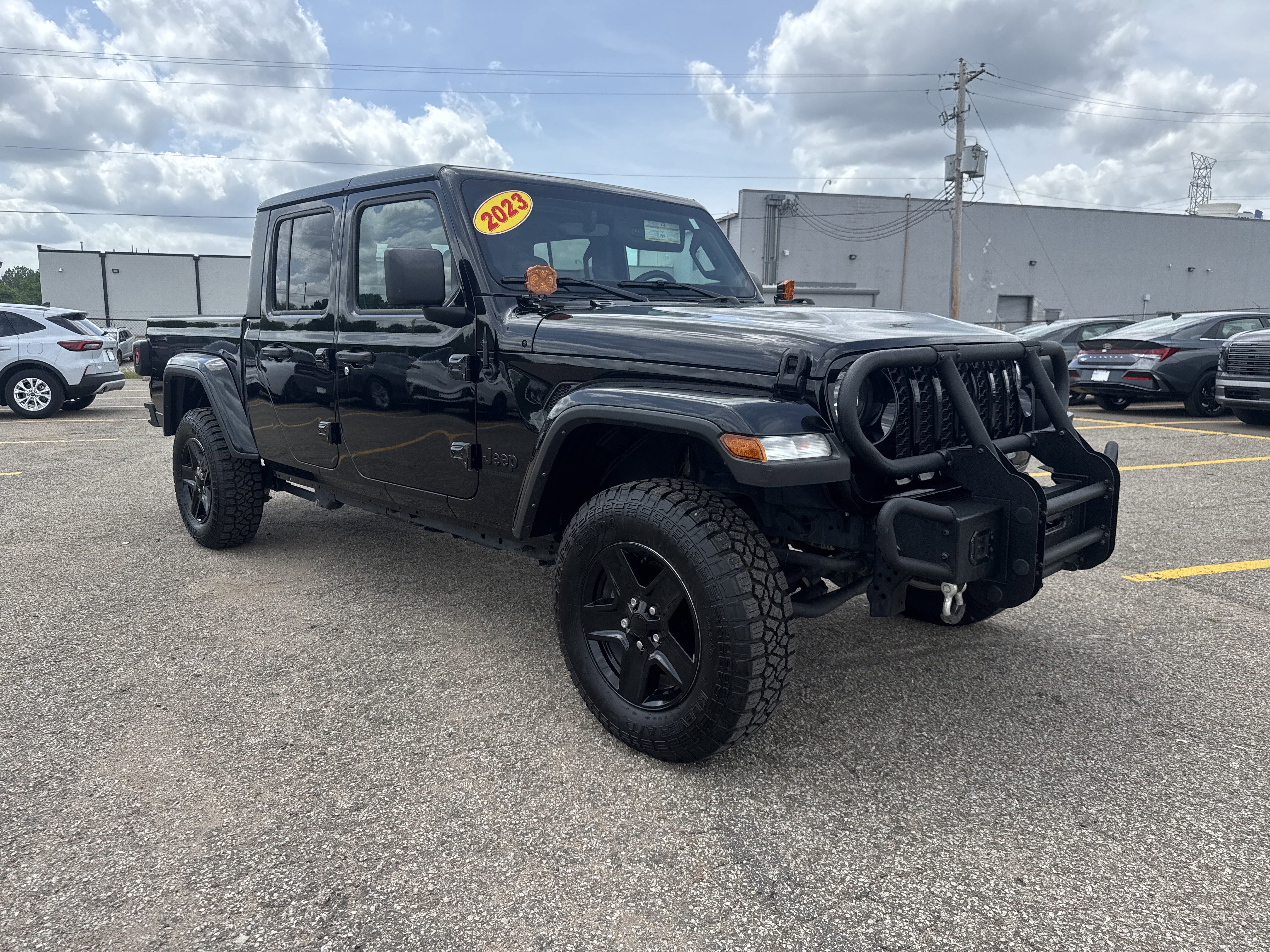 Used 2023 Jeep Gladiator Sport image 4