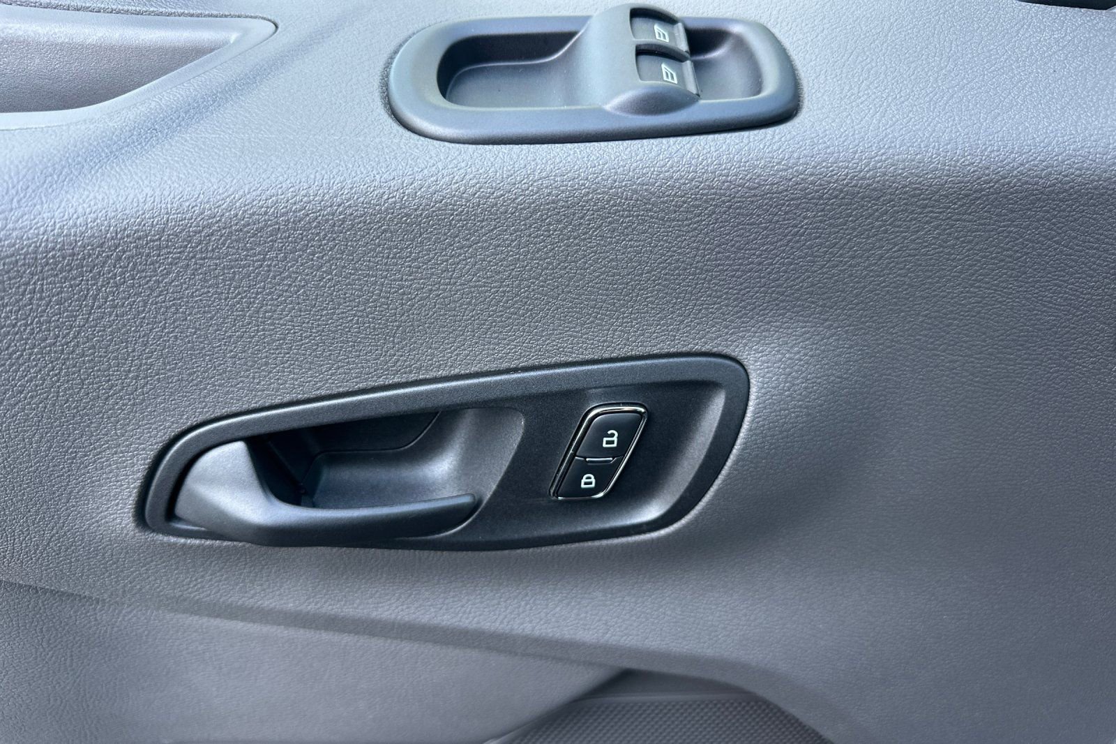 New 2026 Ford Transit 250 148 Medium Roof w/ Load Area Protection Package image 11