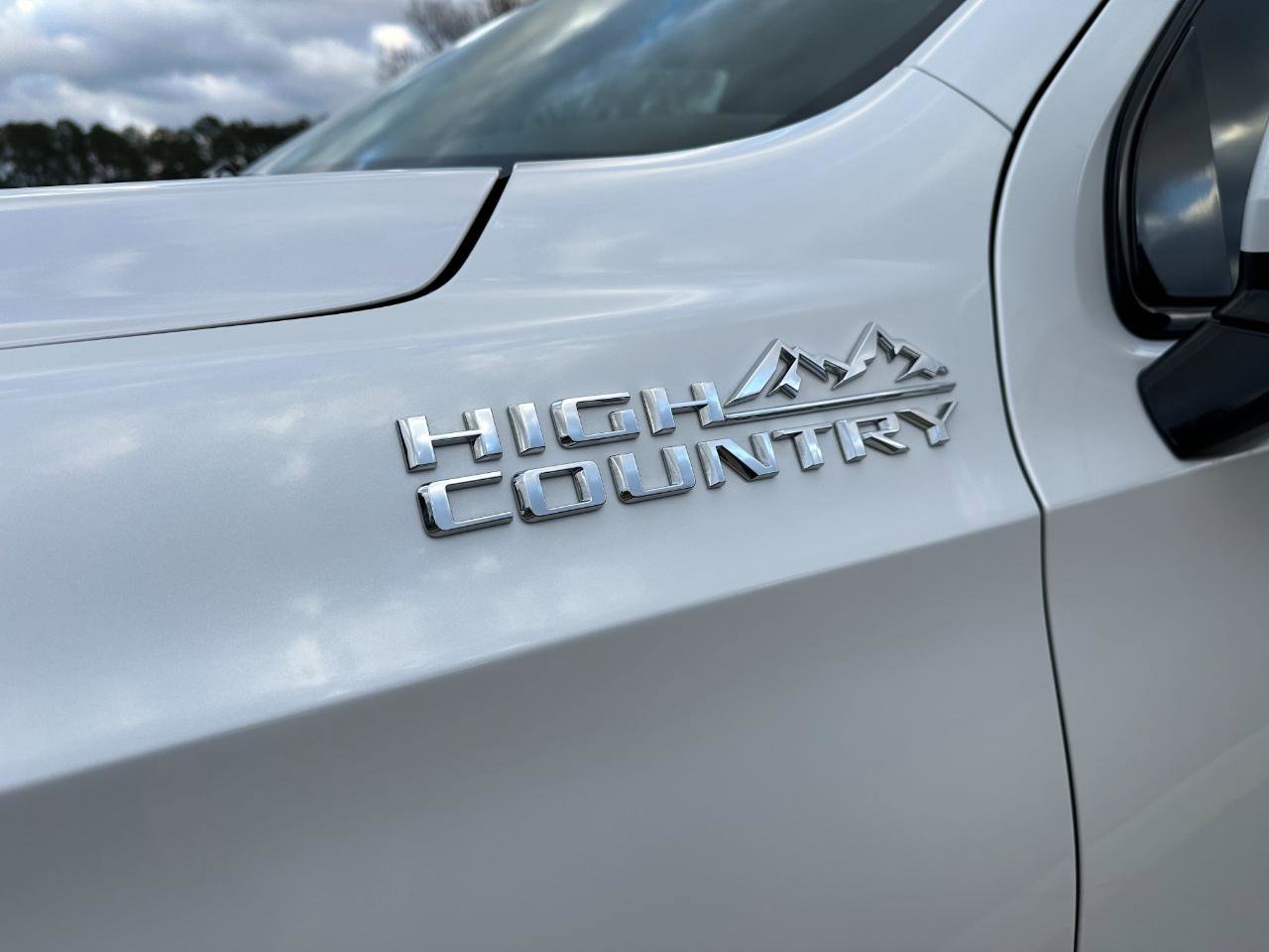 Used 2021 Chevrolet Suburban High Country RWD image 61