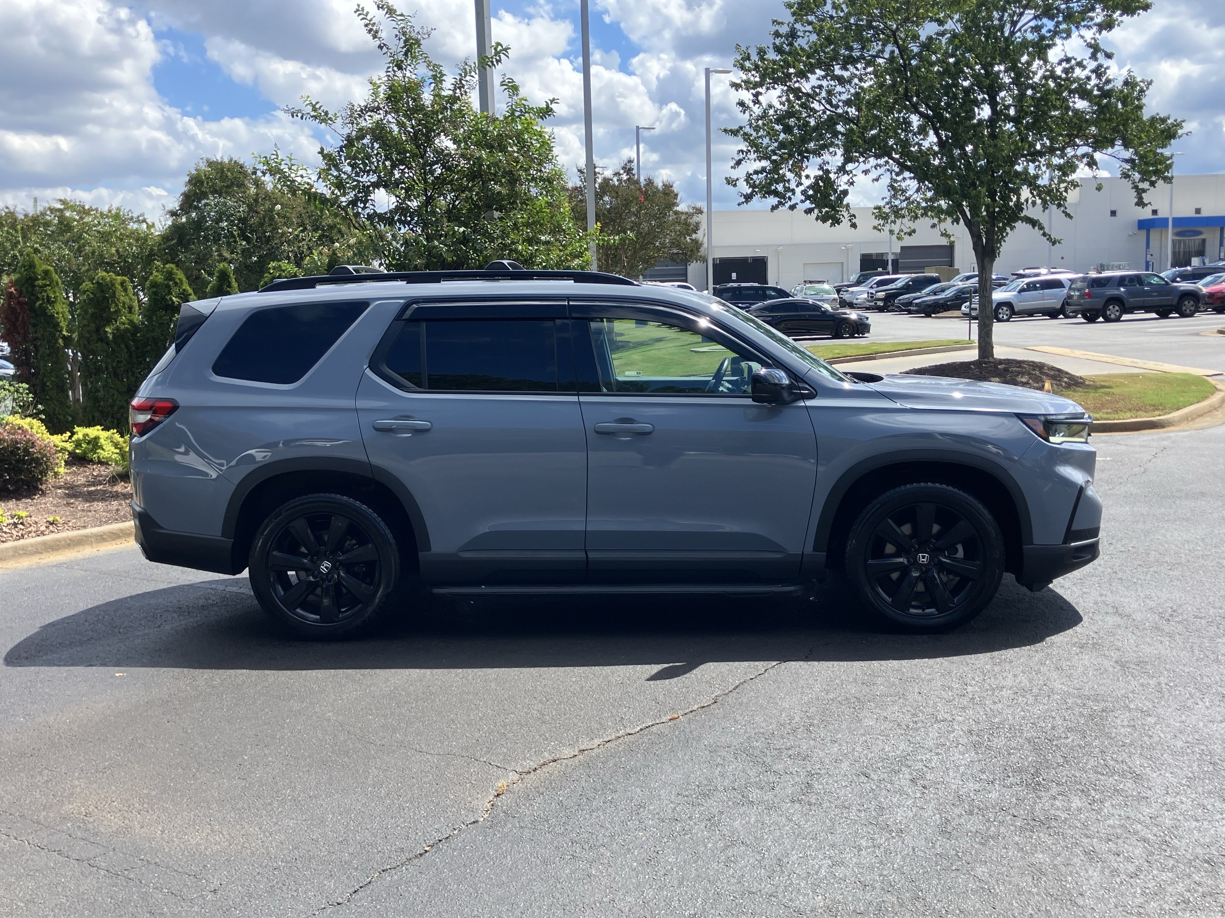 Certified 2025 Honda Pilot Black Edition image 11