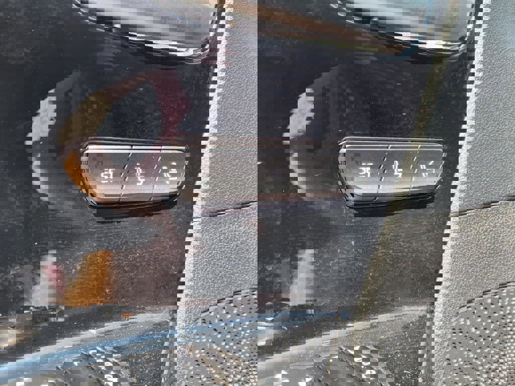 Used 2017 Kia Niro Touring image 9