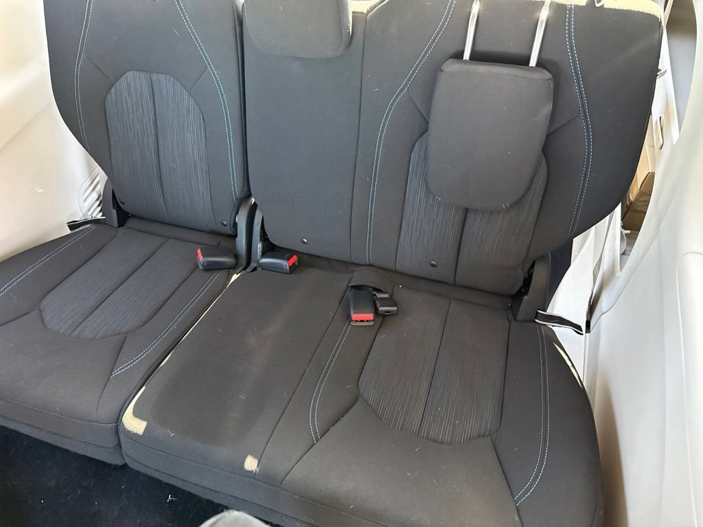 Used 2021 Chrysler Pacifica Touring w/ Uconnect Theater Family Group FWD image 13