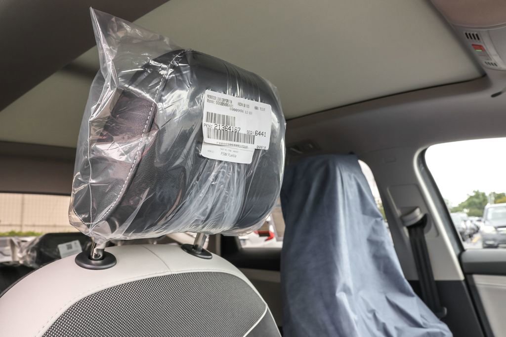 New 2025 Volkswagen Taos SE image 42