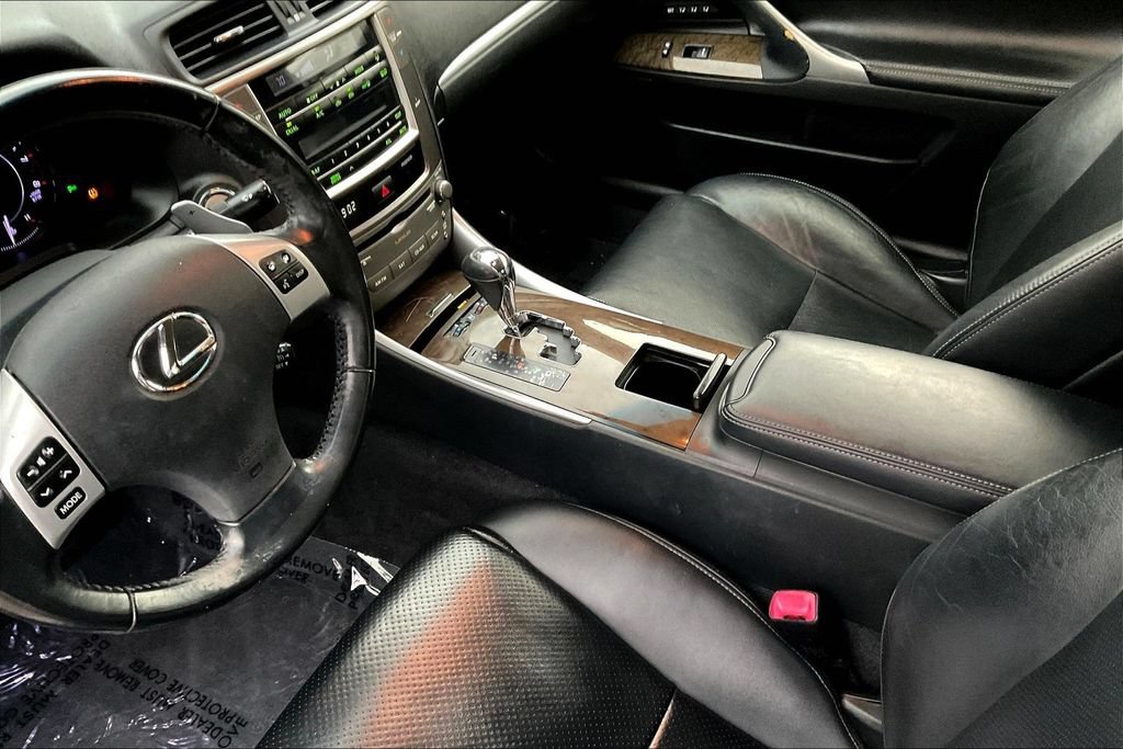 Used 2013 Lexus IS 250C w/ Luxury Pkg RWD image 9