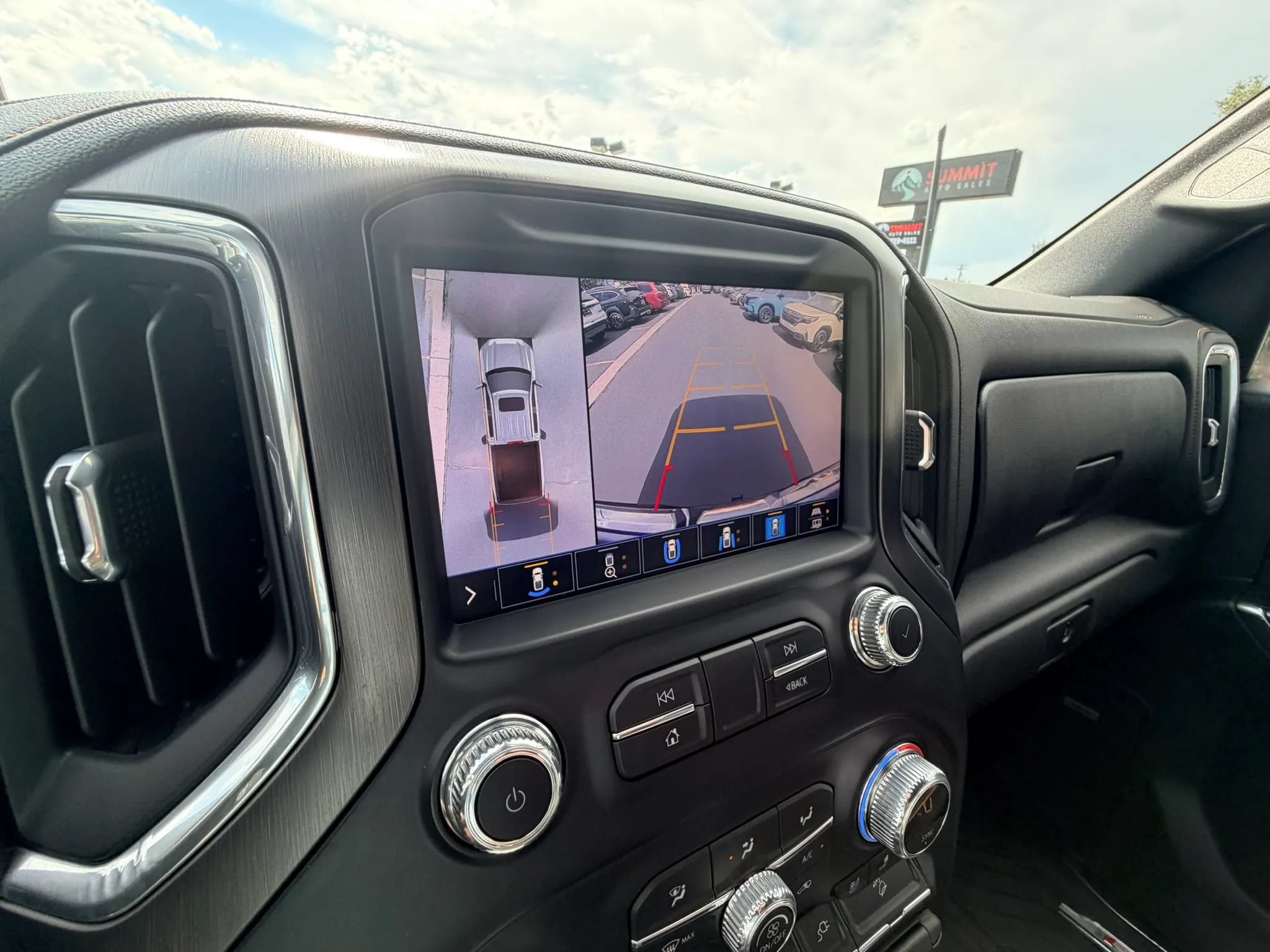 Used 2020 GMC Sierra 1500 AT4 w/ AT4 Premium Package AWD/4WD image 18
