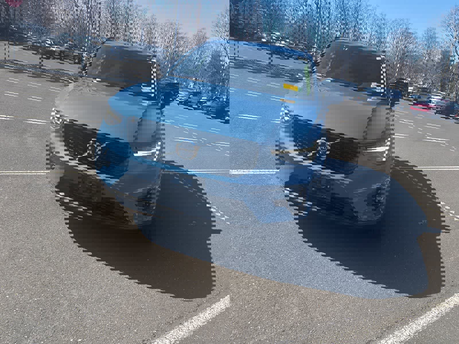 Used 2025 Volvo XC40 B5 Ultra w/ Climate Package image 3