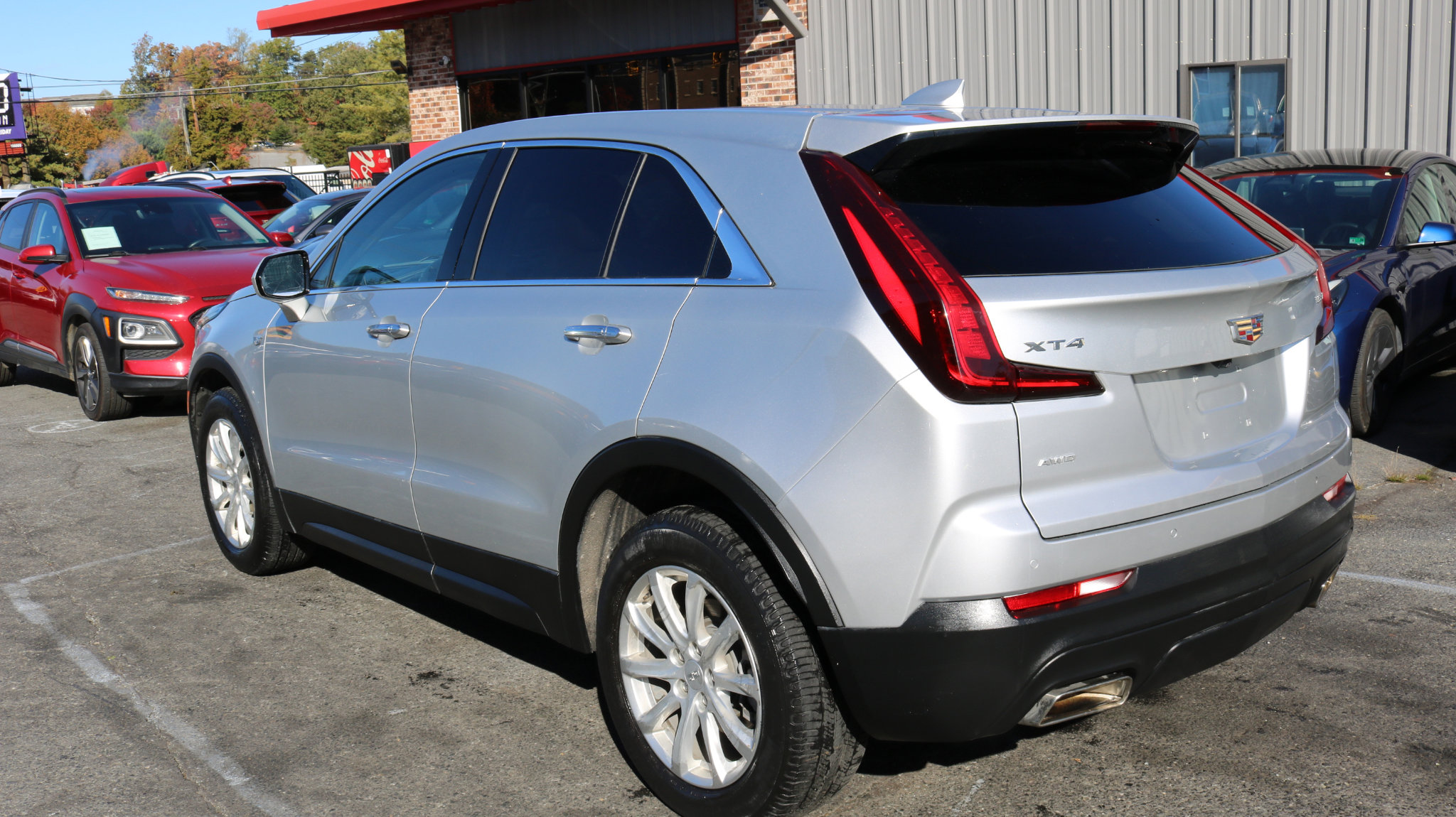 Used 2021 Cadillac XT4 Luxury w/ Cold Weather Package image 17