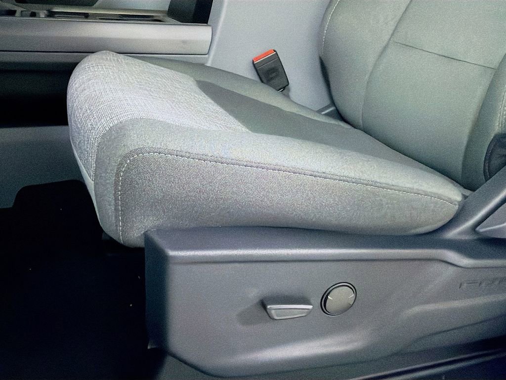 New 2026 Ford F250 XLT w/ XLT Premium Package image 21