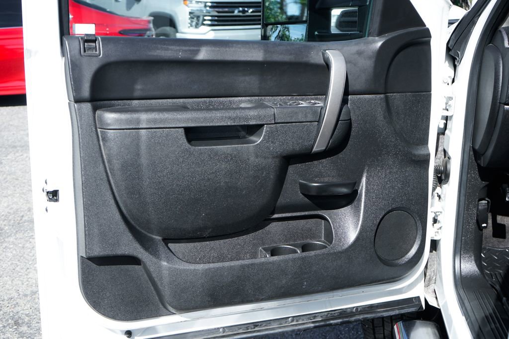 Used 2014 Chevrolet Silverado 2500 LT w/ Custom Sport Truck Package image 14
