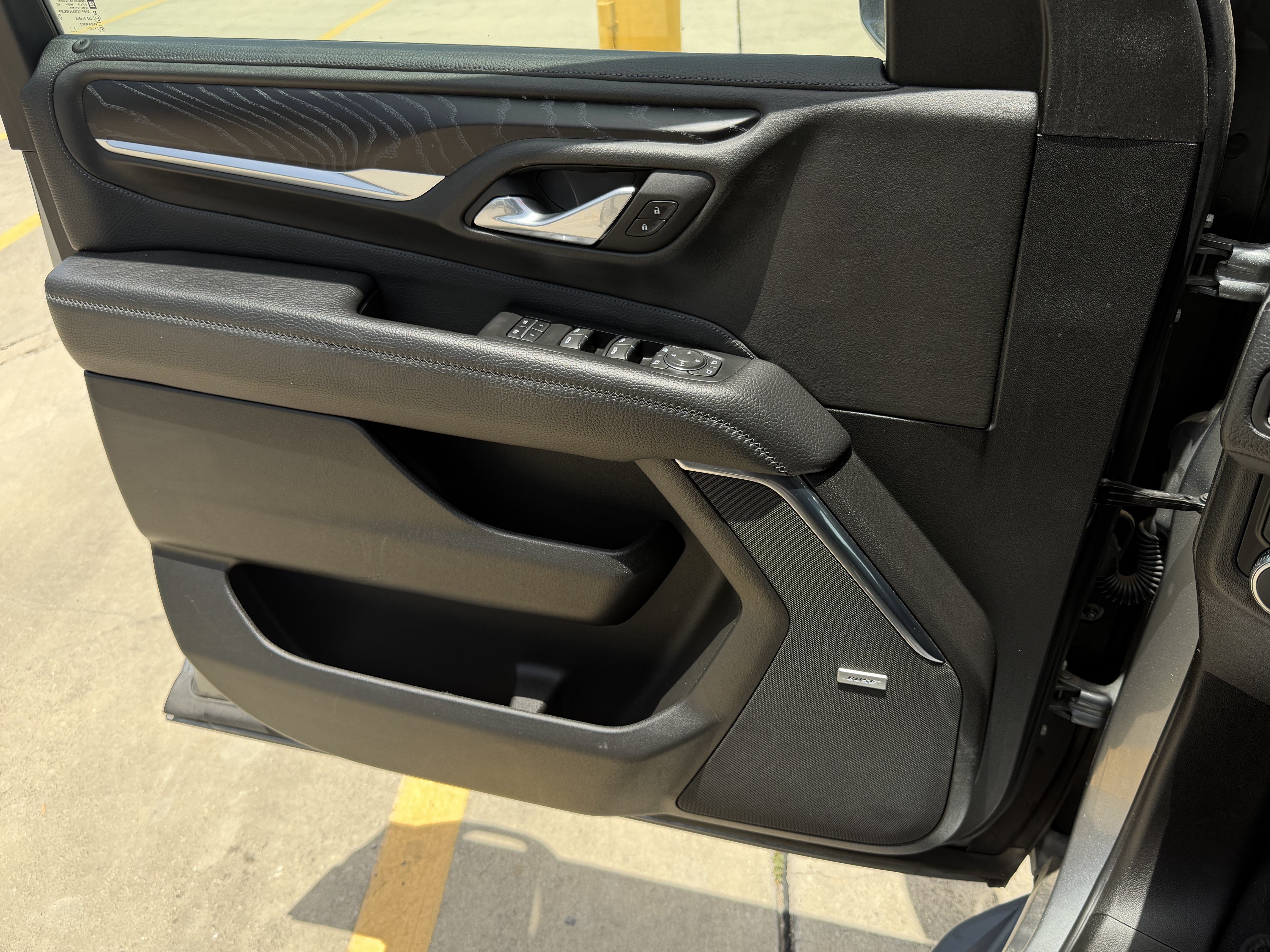 Used 2023 GMC Yukon Denali RWD image 24