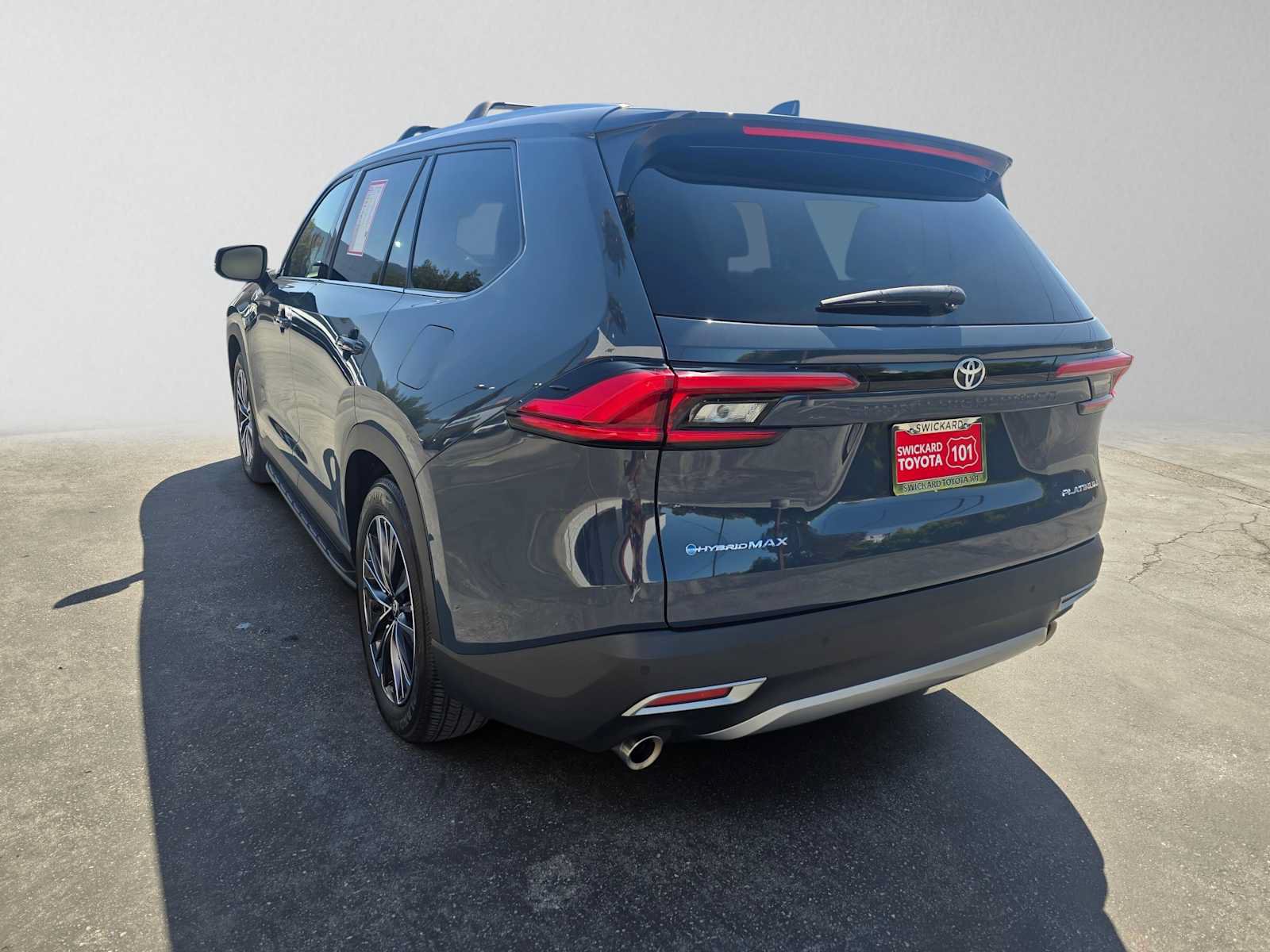 Used 2024 Toyota Grand Highlander AWD Hybrid image 5