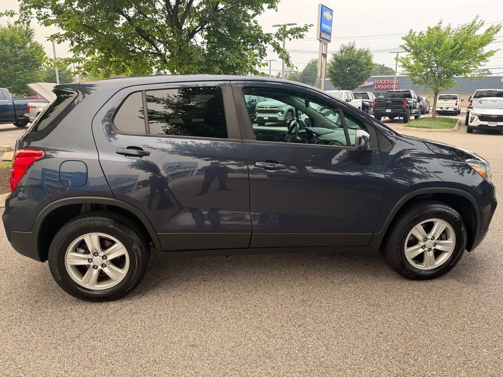 Used 2019 Chevrolet Trax LS w/ Tint and Cruise Package AWD/4WD image 6