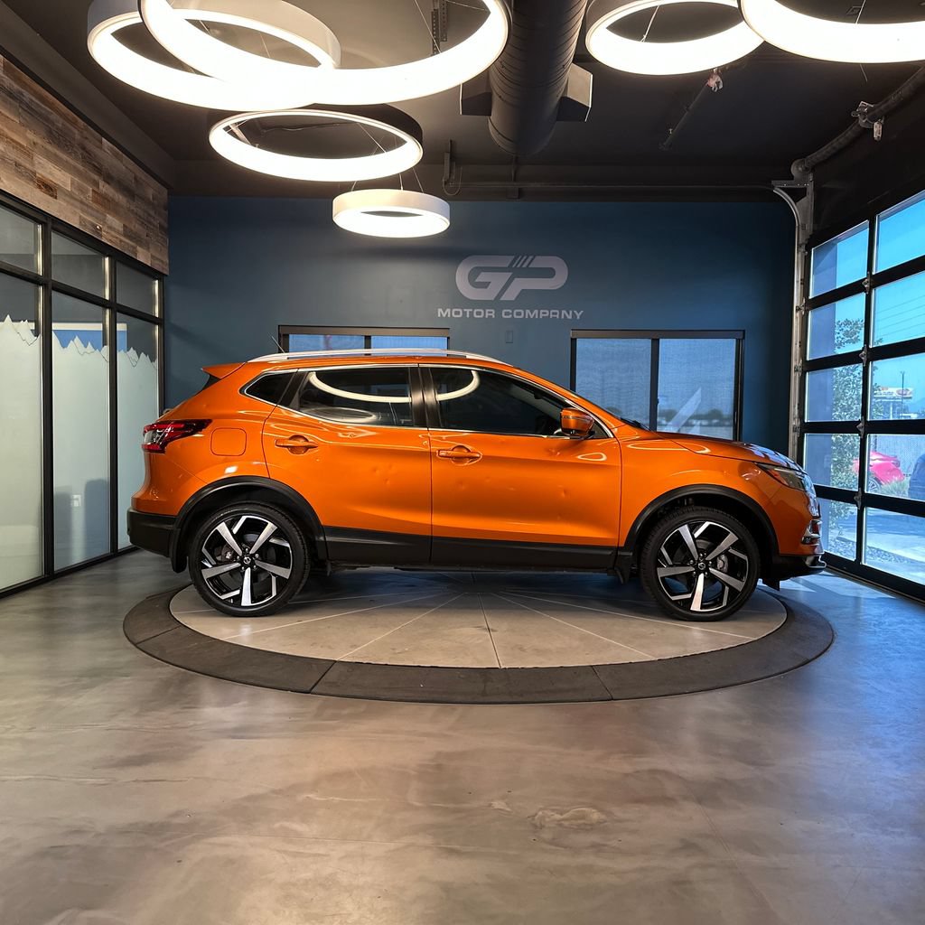Used 2021 Nissan Rogue Sport SL w/ Premium Package AWD/4WD image 2