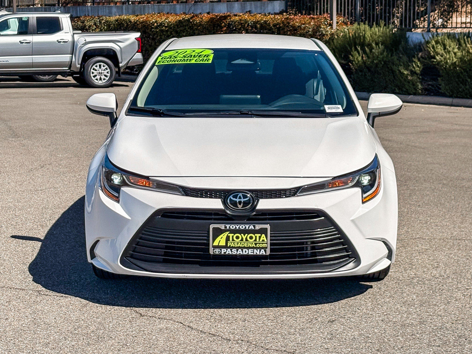 Used 2024 Toyota Corolla LE FWD image 2