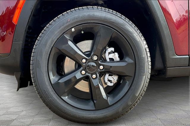 Used 2025 Jeep Grand Cherokee L Limited w/ Luxury Tech Group II image 23