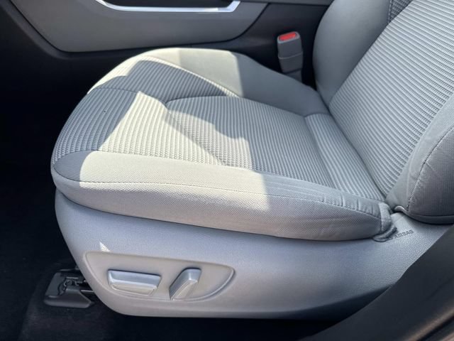 Used 2023 Toyota Highlander LE FWD image 22