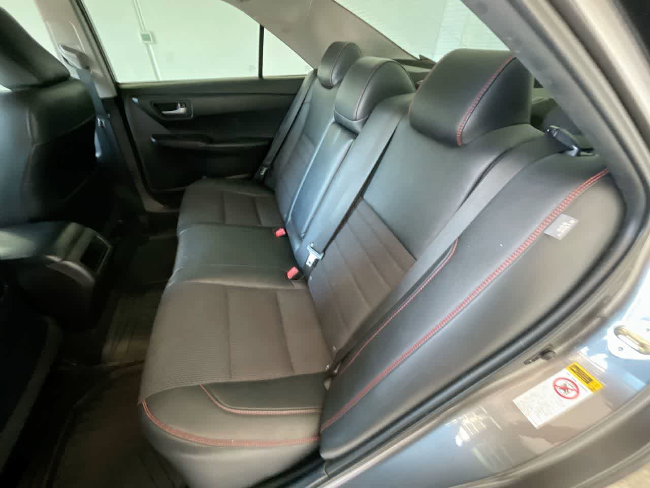 Used 2016 Toyota Camry SE FWD image 21