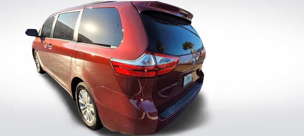 Used 2017 Toyota Sienna XLE w/ XLE Navigation Package image 3