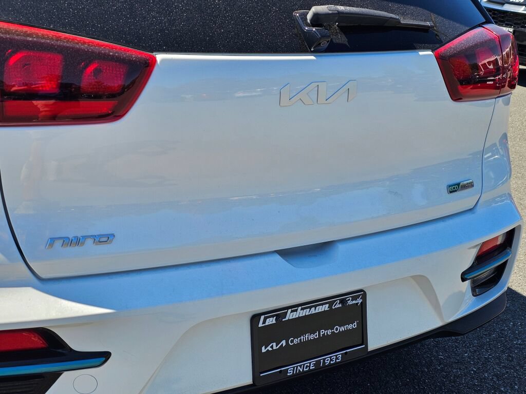 Certified 2022 Kia Niro EX FWD image 23