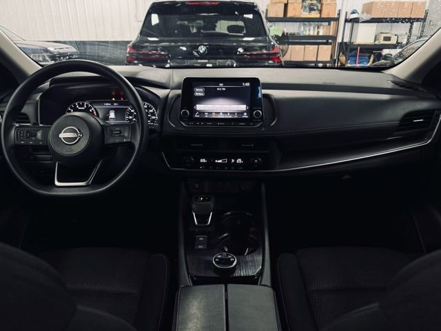 Used 2024 Nissan Rogue SV image 21