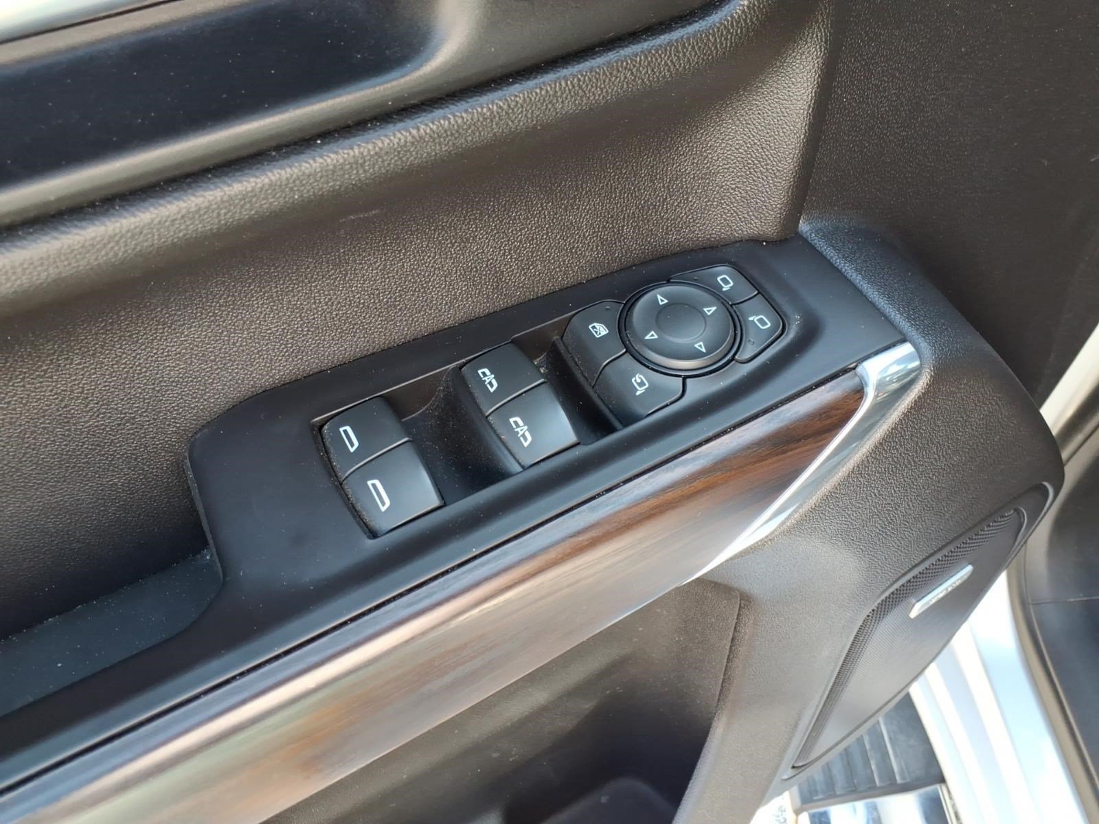 Used 2020 GMC Sierra 1500 SLT RWD image 14