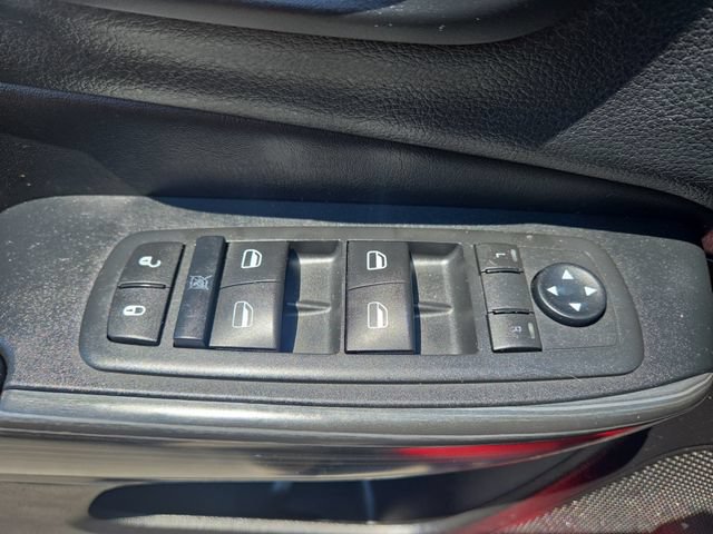 Used 2015 Jeep Cherokee Limited w/ Technology Group AWD/4WD image 17