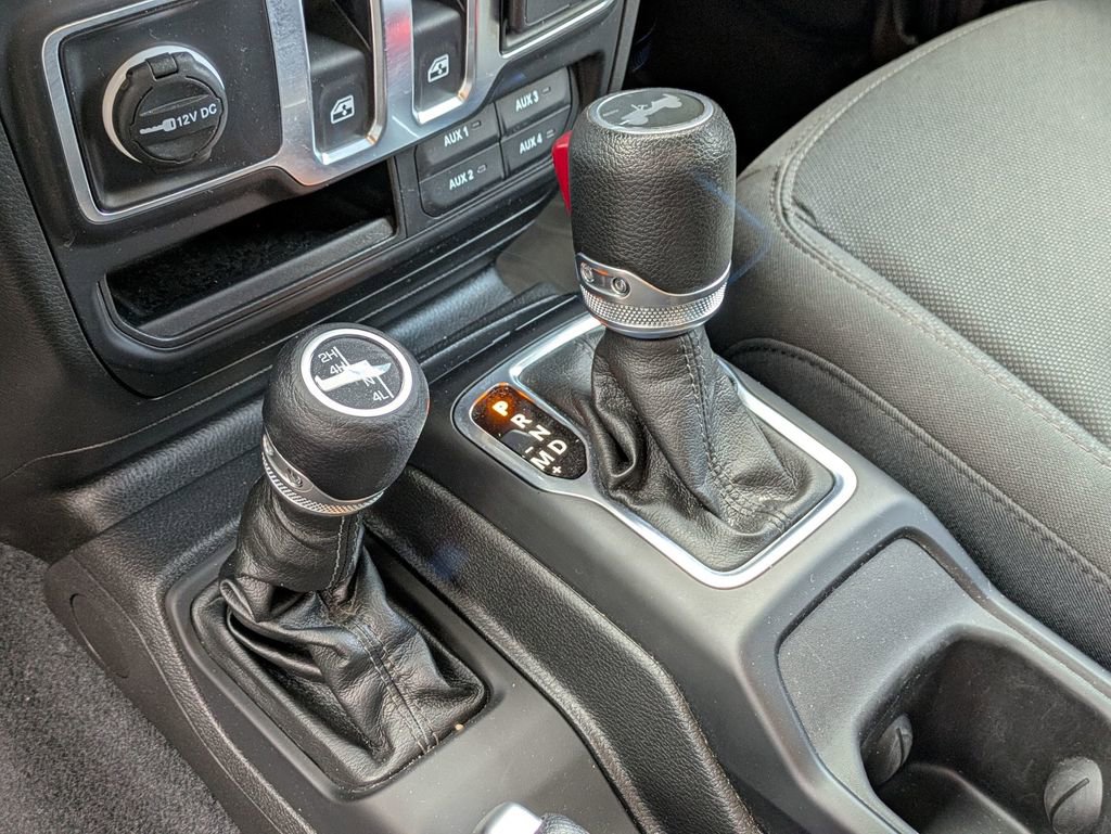 Used 2023 Jeep Wrangler Sport S image 24