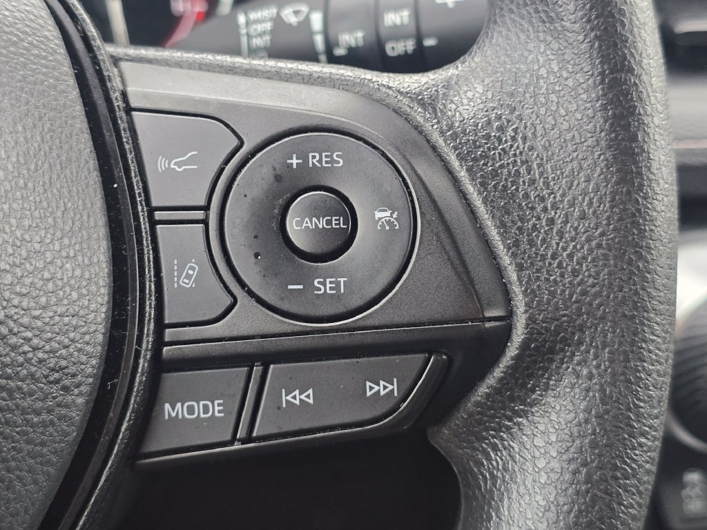 Certified 2025 Toyota RAV4 XLE AWD/4WD image 32