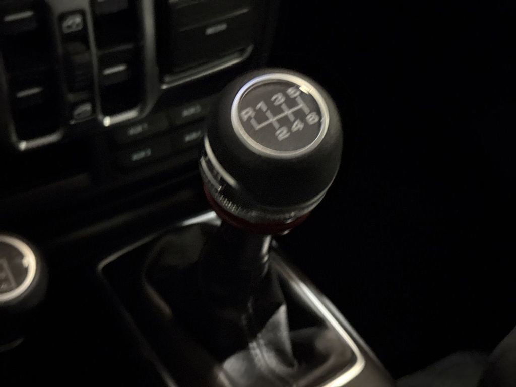 Used 2025 Jeep Wrangler Sport image 17