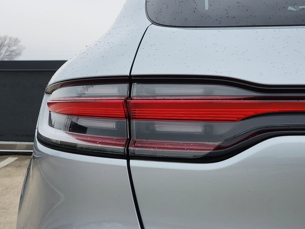 Certified 2023 Porsche Macan S image 10